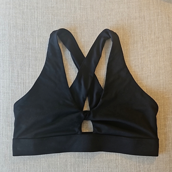 Fabletics Other - Fabletics Oasis Twist Black Sports Bra
